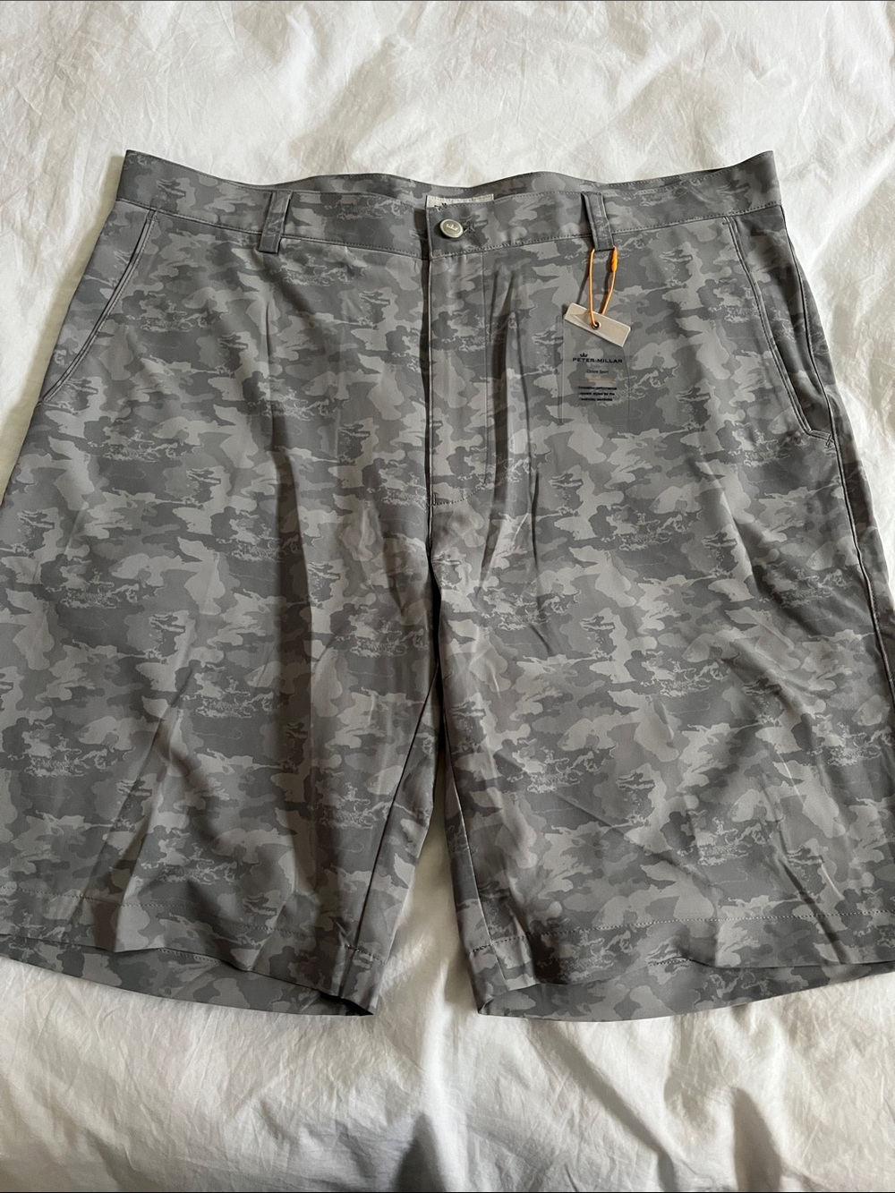 Peter Millar Shackleford Camo
Performance Hybrid Shorts
Mens Size 36